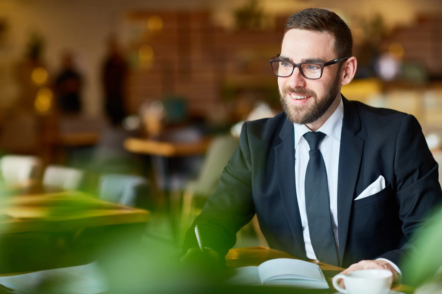 Business executive learning leadership and recruitment assessment through the best online courses for recruitment and professional recruiter training programs.